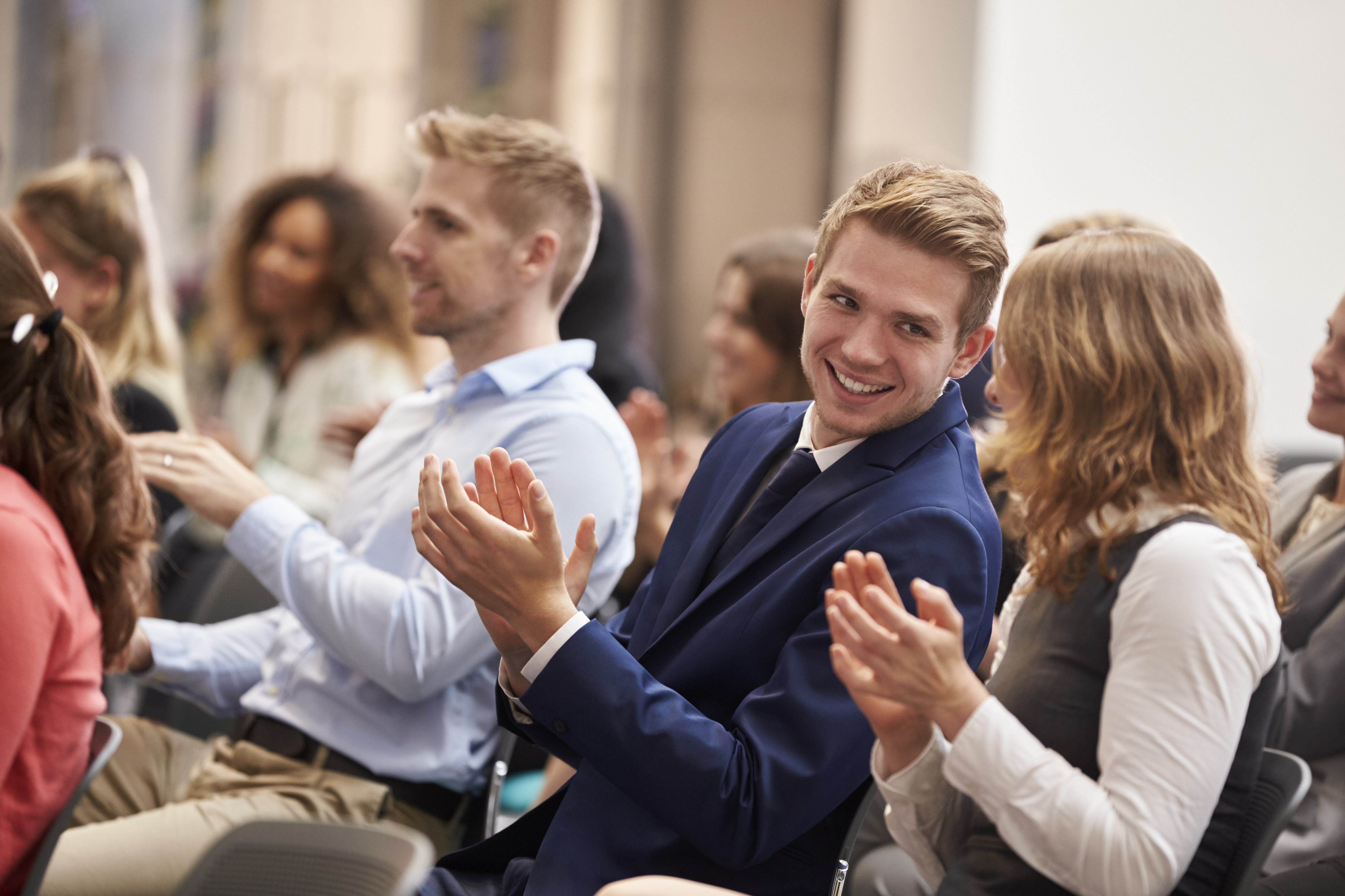 События и люди. Люди и события. Спикеры после. Event people. Presentation applauding audience.